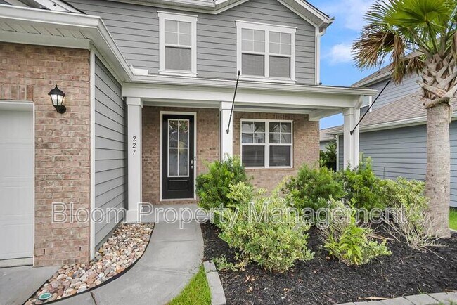 Building Photo - 227 Shortmarsh St