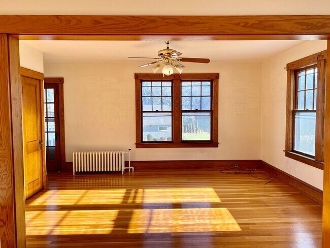 Building Photo - 68 Ascutney St