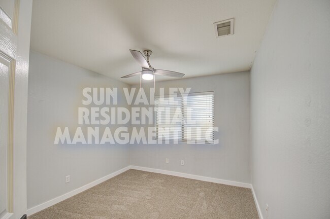 Building Photo - 17526 W Coyote Trail Dr