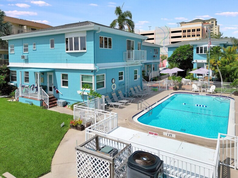 Building Photo - 483 E Shore Dr