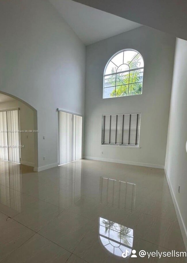 Building Photo - 16314 SW 61st Ln