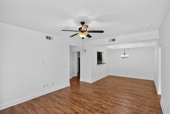 Building Photo - 8605 Peckham Ln