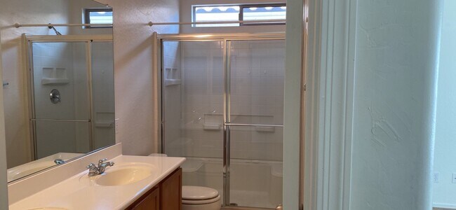 Building Photo - 3 bedroom home in Laveen!
