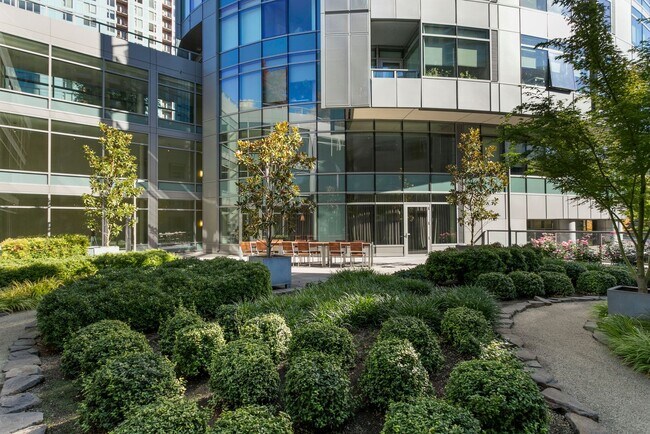 Building Photo - 3601 S River Pkwy