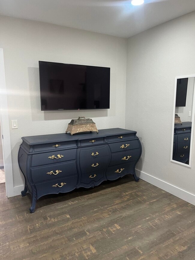 Building Photo - 1910 Belmont Pl