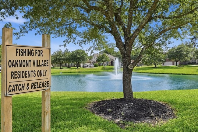 Building Photo - 25203 Oak Villa Dr