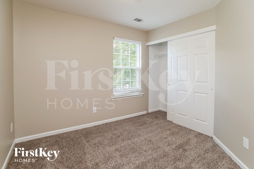 Building Photo - 292 Hiawassee Dr