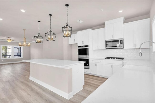 Building Photo - 423 Lincoln St