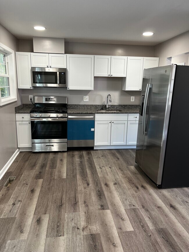 Building Photo - 14371 Springbrook Ct