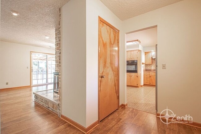 Building Photo - 6509 Louisiana Dr