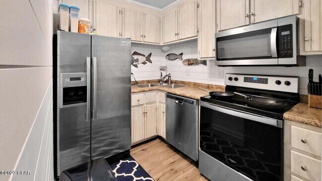 Building Photo - 17462 Front Beach Rd