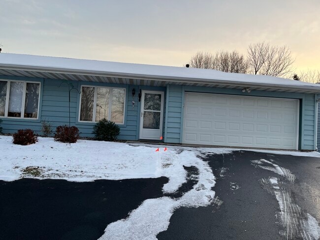 Building Photo - 1419 12th St W