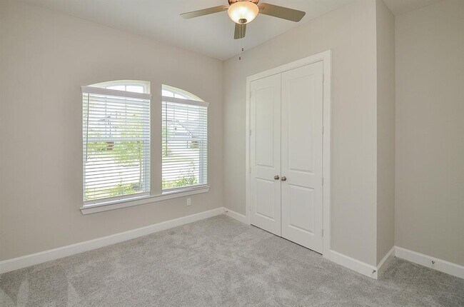 Building Photo - 13807 San Pasqual Pointe Dr