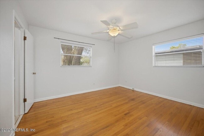 Building Photo - 2214 Larry Dr