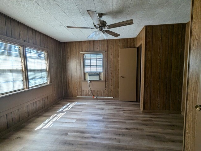 Building Photo - Coming Soon! 3 Bedroom