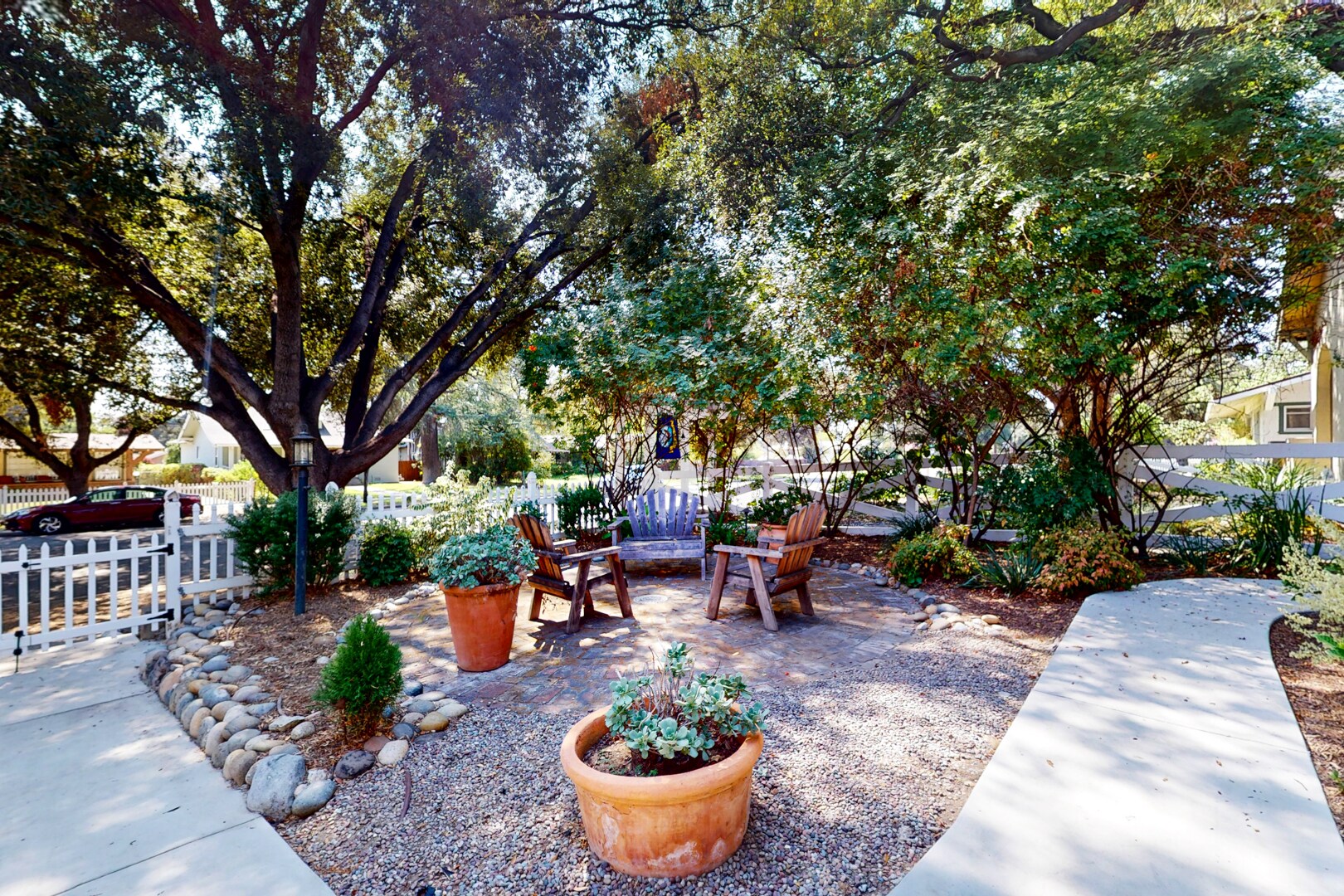 Building Photo - 1845 Las Lunas St