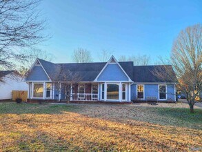 Building Photo - 150 Mill Creek Crossing