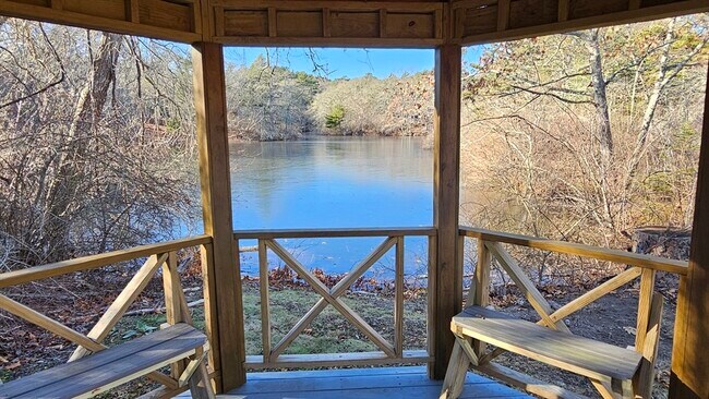 Building Photo - 825 Scenic Hwy