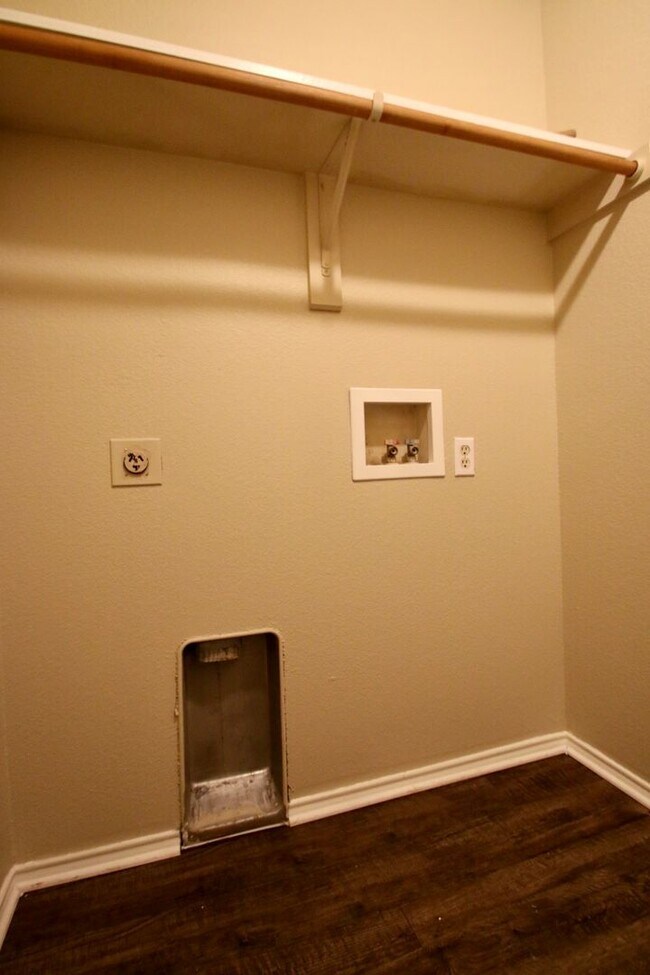 Building Photo - 8028-8030 Tanner