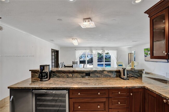 Building Photo - 3100 NE 56th Ct