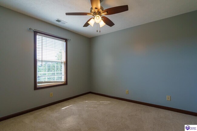 Building Photo - 435 Schlaefer Way