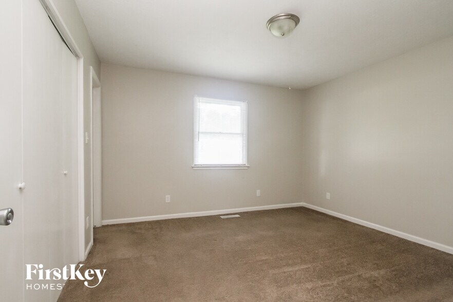 Building Photo - 4025 Mi Casa Ave