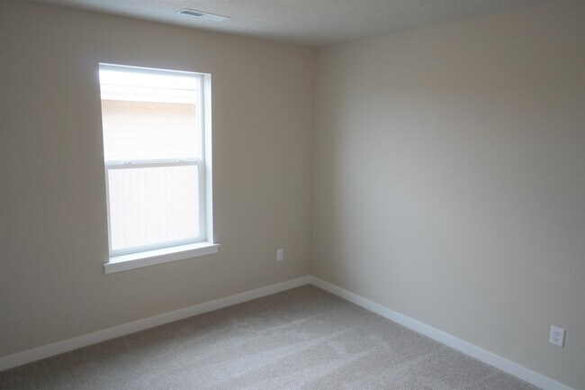 Building Photo - 3067 N Greengate Way