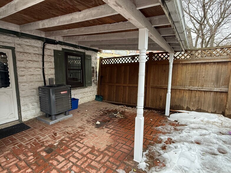 Covered Patio - 303 Wollerton St