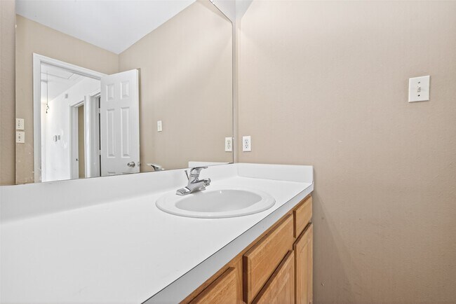 Building Photo - 15515 Waldron Cir