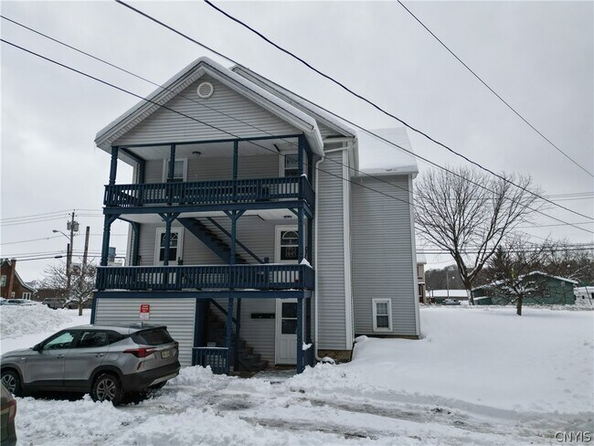 Building Photo - 102 N Helmer Ave