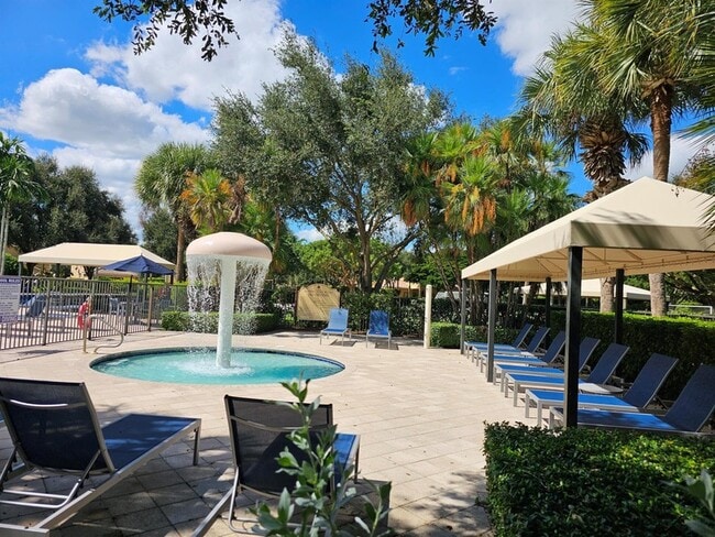 Building Photo - 7533 Topiary Ave