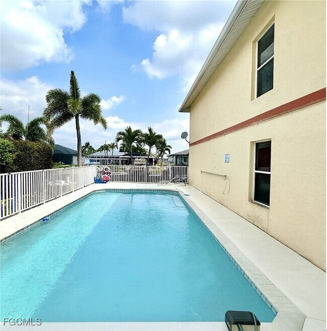 Building Photo - 909 SW 47th Terrace