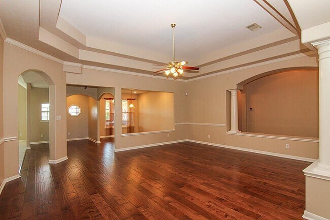 Building Photo - 2758 Laguna Pointe Dr