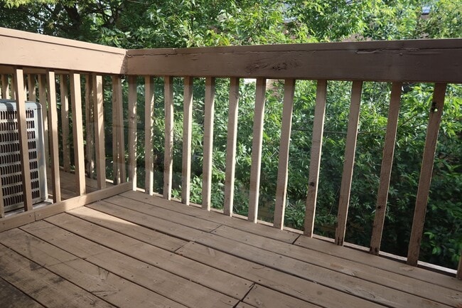 Building Photo - PEARL WEST CAMPUS - LOFTED 2BD / 1 BA - GATED - COVERED PARKING - WATER PAID