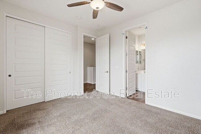 Building Photo - 2090 S Dorsey Ln