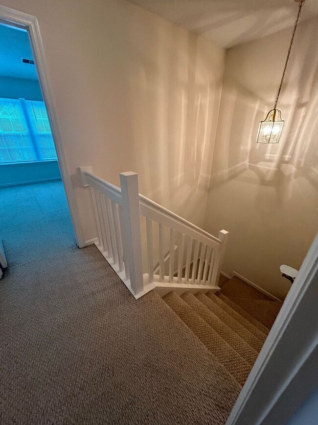 Building Photo - Oak Bluff Townhome