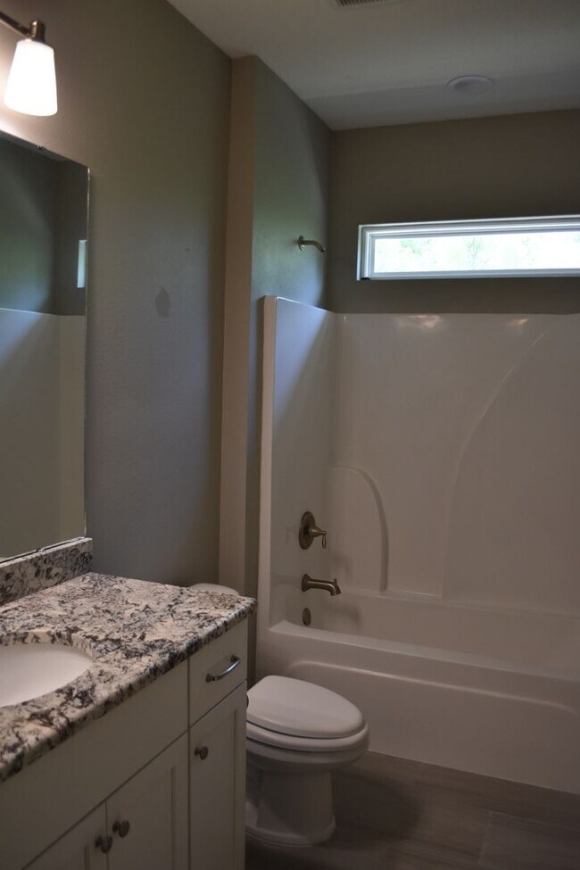 Building Photo - Marina Village 3 Bedroom Available for Lease