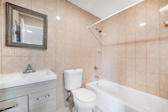 Building Photo - 3653 SW 27th St