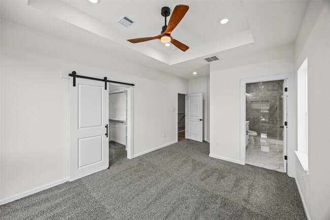 Building Photo - 443 Hahlo St