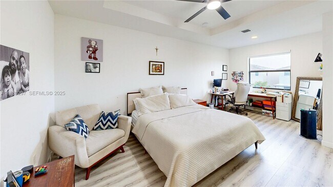 Building Photo - 24902 SW 107th Ave