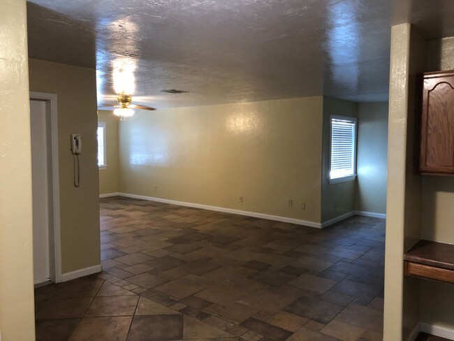 Building Photo - Home Available in Brawley