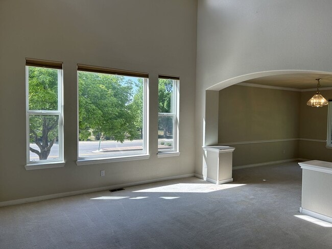 Building Photo - Beautiful Windsor Home Offering Space, Style, and Convenience