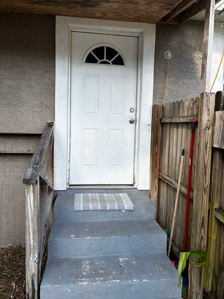 Building Photo - 3417 Lindell Ave