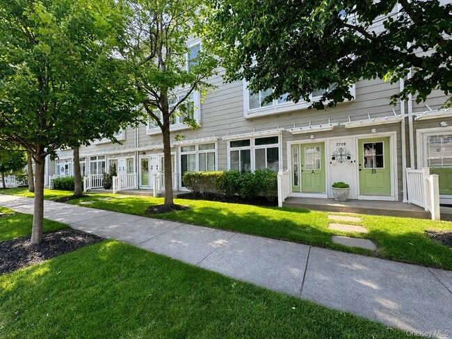 Building Photo - 77-08 Aquatic Dr