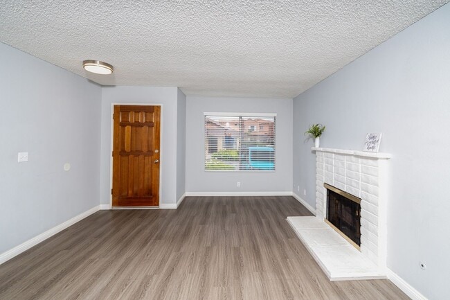 Building Photo - Beautiful 2 bedroom 2 bath Home!!!!
