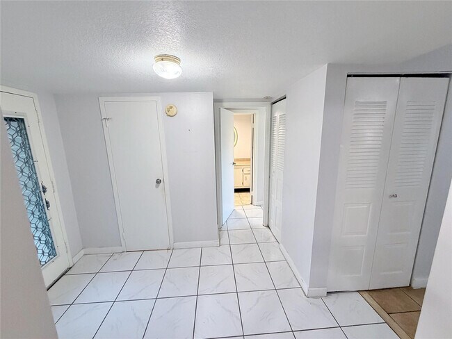 Building Photo - 1810 N Lauderdale Ave