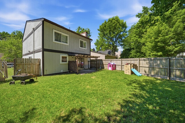 Building Photo - 1810 Delaney St