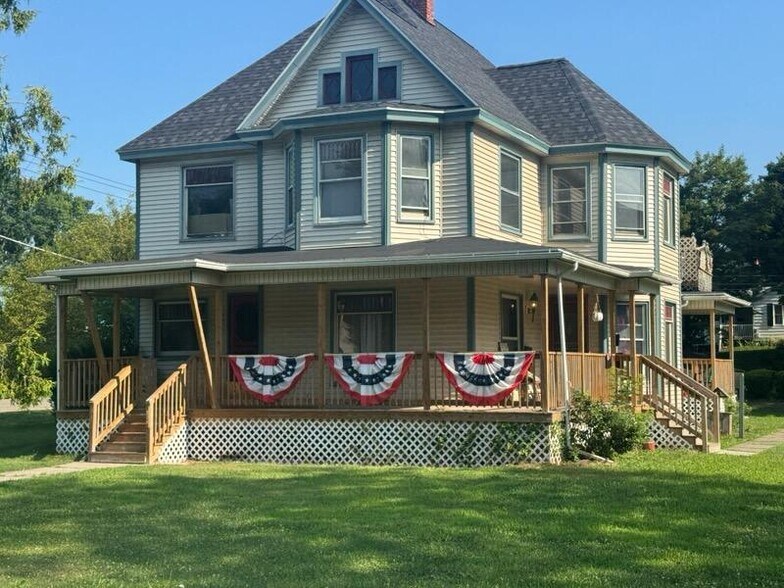 Building Photo - 226 W Washington St