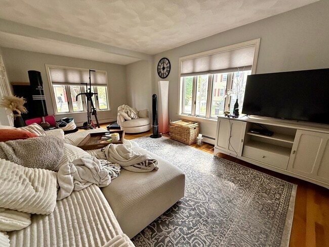 Building Photo - 15 Putnam St