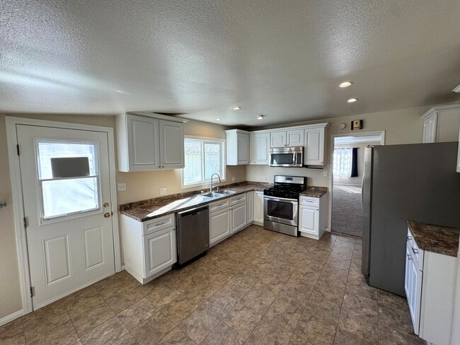 Building Photo - Charming 3 Bedroom, 1 Bath West Ventura Bungalow